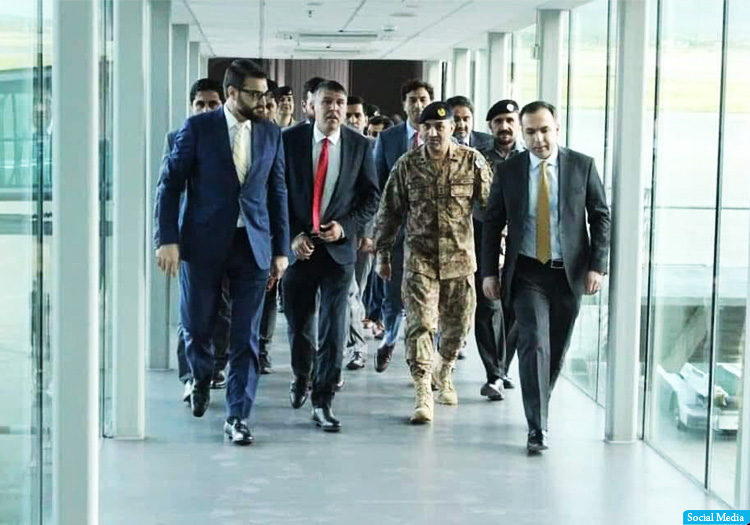 حمدالله محب با جنرال قمر باجوا دیدار و گفت‌وگو کرد