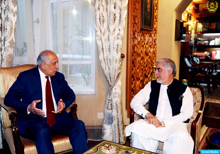 رییس اجرایی حکومت با زلمی خلیل‌زاد دیدار کرد
