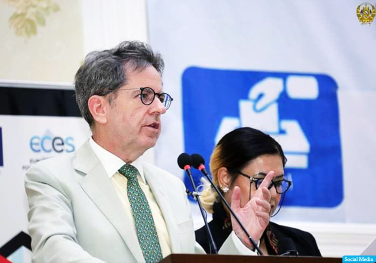 سفیر اتحادیه‌ی اروپا خواستار حضور پررنگ زنان در گفت‌وگوهای صلح شد