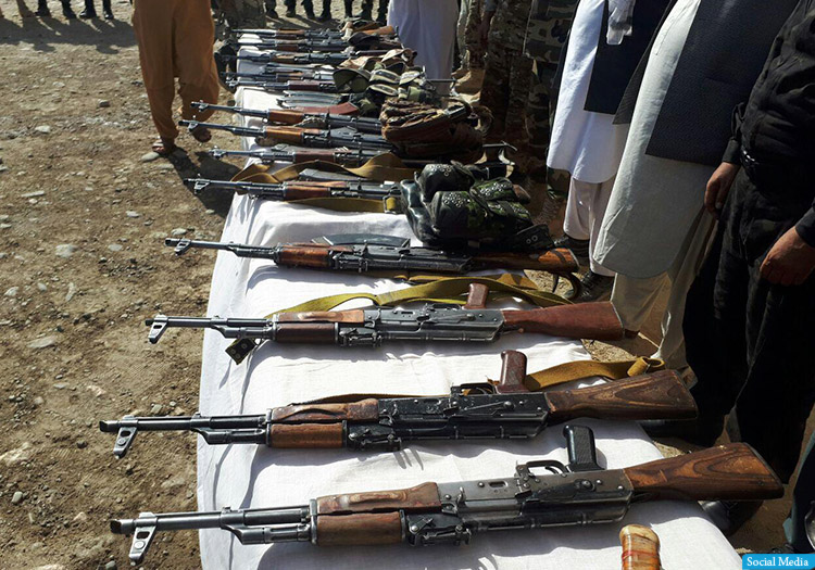جمع‌آوری سلاح از نزد تفنگ‌داران غیرمسؤول در بغلان