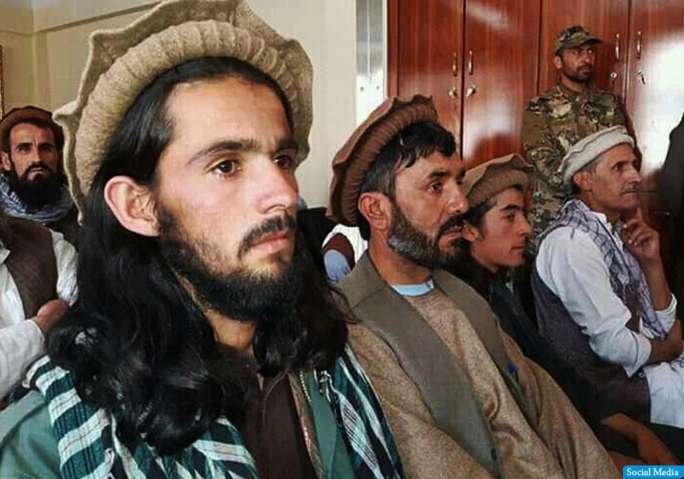 یک فرمانده‌ی طالبان در ولایت بدخشان به دولت تسلیم شد