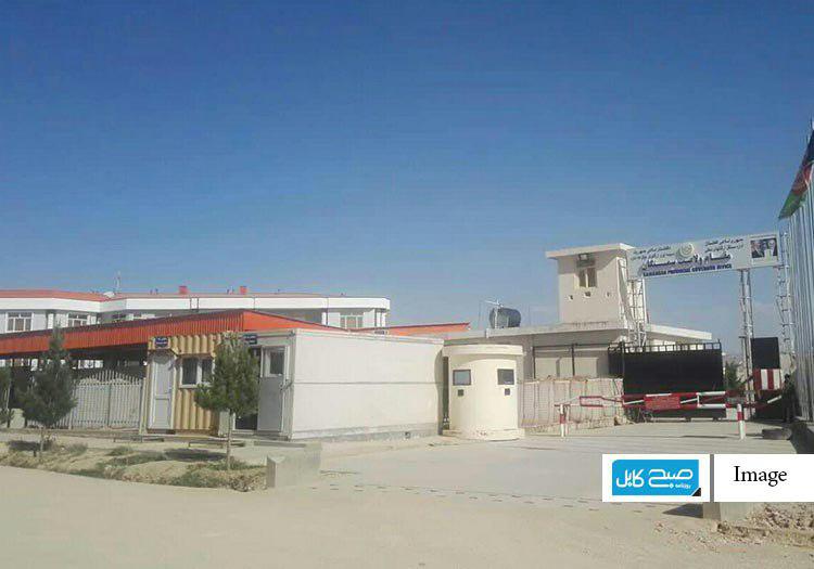 طالبان دو مقام حکومتی ولسوالی خرم و سارباغ سمنگان را به اسارت گرفتند