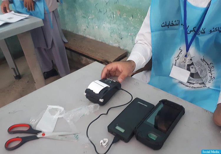 انتقادها از عدم کارگیری درست دستگاه‌های بایومتریک در سه زون