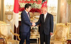 نخست وزیر جاپان: از پروسه‌ی صلح به رهبری افغان‌ها حمایت می‌کنیم
