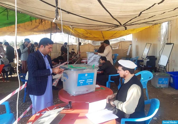 کمیسیون انتخابات برای گشایش دفتر‌های ولایتی از حکومت کمک می‌خواهد