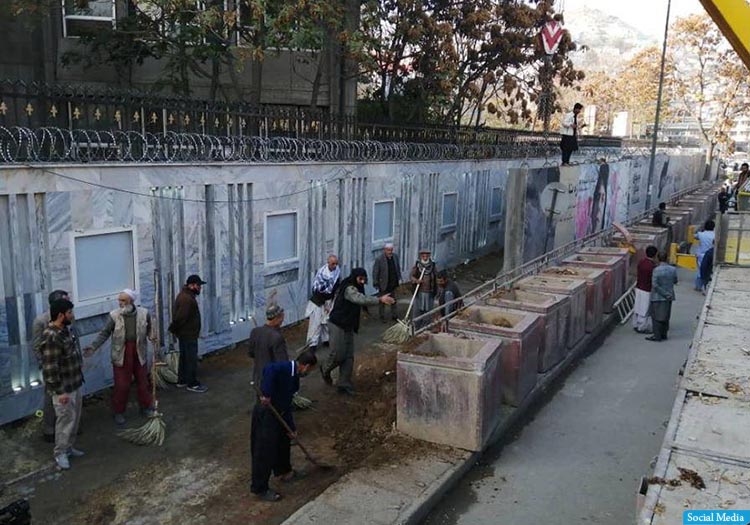 فهیم هاشمی: برداشتن دیوارهای سمنتی سبب کاهش ترافیک شهری می‌شود