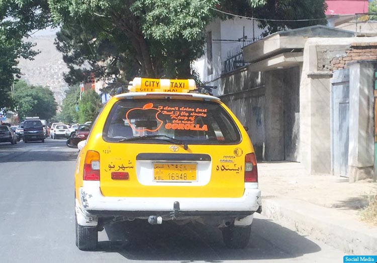 تاکسی نوشت؛ بحثهای اجتماعی، فرهنگی و سیاسی