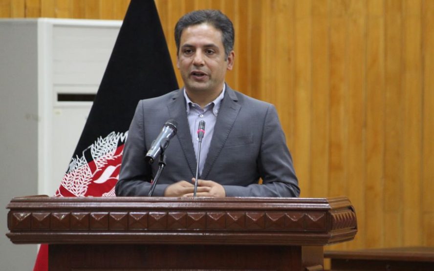 وحید عمر: جنگ در افغانستان میان افغان‌ها نیست