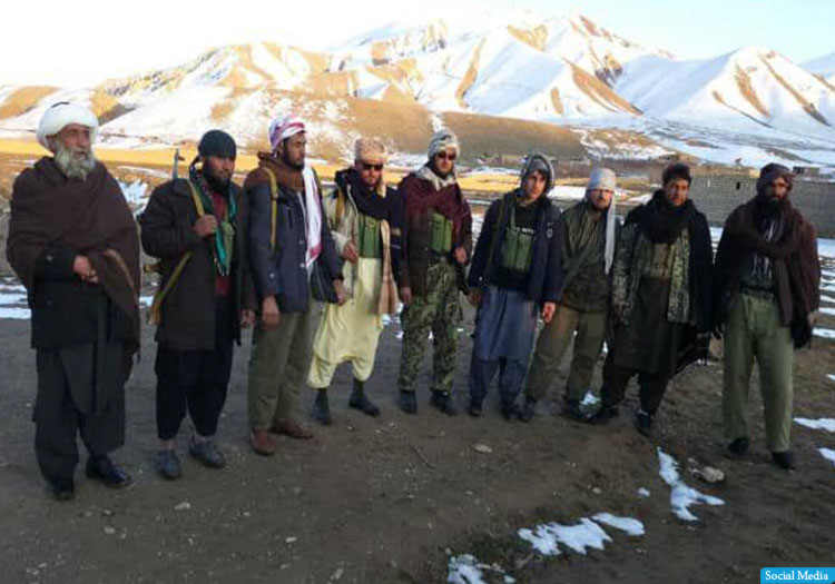 بیش از ۴۰۰ عضو طالبان در غور و هرات به نیروهای امنیتی تسلیم شدند