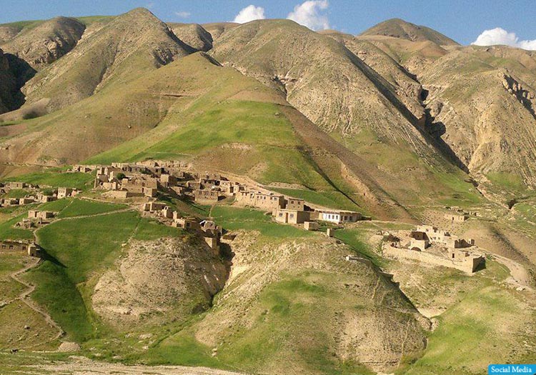 سومین روز کاهش خشونت‌ها؛ طالبان ولسوال دره‌صوف بالای سمنگان را ربودند