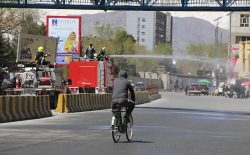 روند ضدعفونی‌سازی محلات از سوی پوليس اطفائيه در کابل آغاز شد