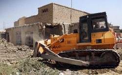 شهرداری کابل خانه‌های غیر قانونی قلعه‌ی زمان خان را تخریب کرد