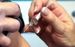 استفاده از واکسین کرونا فایزر در بریتانیا تصویب شد