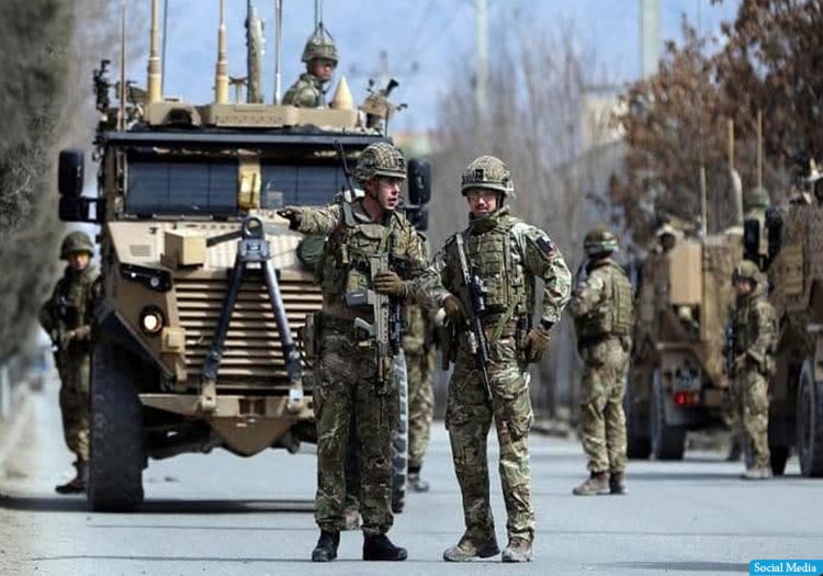 رویترز: نظامیان خارجی در افغانستان می‌مانند