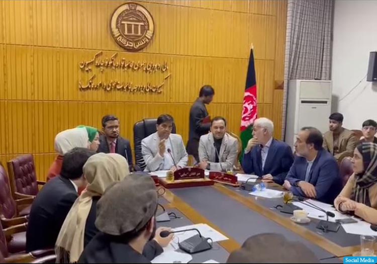 حقوق آموزگاران و کارمندان خدمات ملکی دو هزار افغانی افزایش یافت