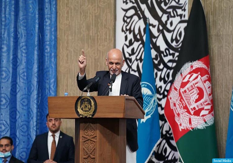 آغاز سال تعلیمی 1400 در افغانستان؛ غنی: 1800 مکتب جدید اعمار می‌شود