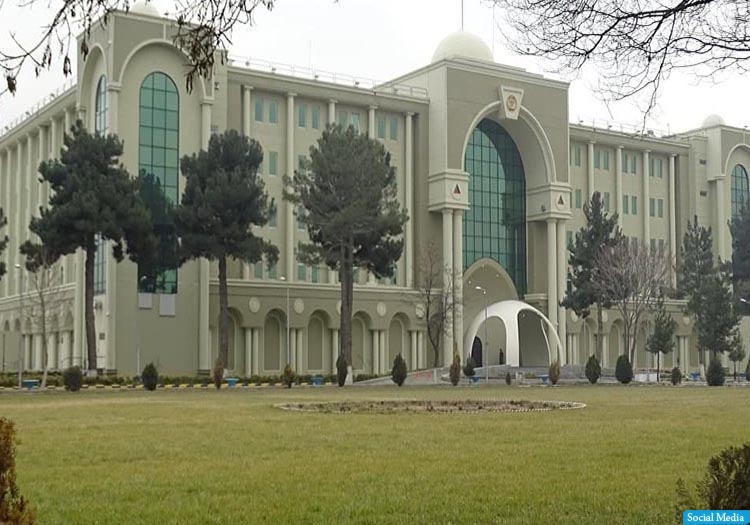 وزارت دفاع: به چرخ‌بال‌های ارتش در کندز آسیبی نرسیده است