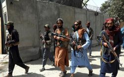 طالبان بازرسی مردم با لباس‌های شخصی توسط افرادش را منع کردند