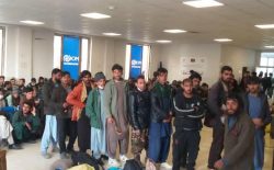 وزارت مهاجرین: تنها در سه روز گذشته، بیش از ۵ هزار و ۵۰۰ تن از ایران برگشته‌اند